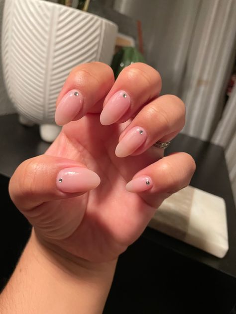 Natural Rhinestone Nails, Gel X With Gems, Dip Nails With Gems, Nails With Single Rhinestone, Short Almond Nails With Gems, Small Diamond Nails, Clear Pink Nails With Rhinestones, Plain Pink Nails With Gems, Clear Nails With Diamonds