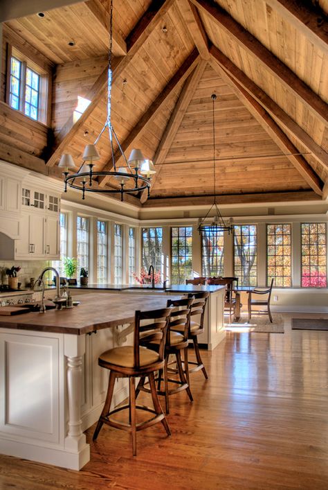 Peninsula Kitchen Design, Kitchen Peninsula, Tuscan Kitchen, Lots Of Windows, Cabin Kitchens, Tuscan Decorating, Kitchen Photos, Wood Ceilings, Decor Minimalist