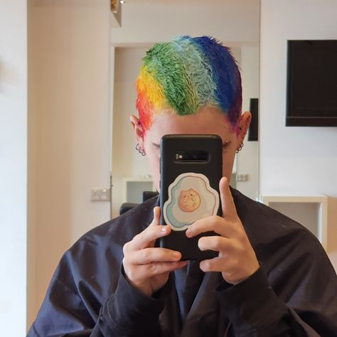 Rainbow Shaved Head, Pride Buzzcut, Nonbinary Buzzcut, Rainbow Buzzcut, Buzz Cut Dyed, Buzzcut Ideas, Dyed Buzzcut, Buzzcut Hair, Short Rainbow Hair