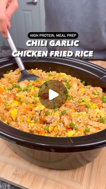 Chili Garlic Fried Rice, Low Calorie Chili, Chili Garlic Chicken, Slow Cooker Meal Prep, Stealth Health, Toasted Sesame Oil, Garlic Fried Rice, Healthy High Protein Meals, Cooked Rice