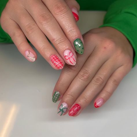 @brynlee.lessey my queen 👑👑👑👑👑 - - #christmasnailinspo @bountifulnailtech Princess Diana Nails, Emilie Kiser Nails, Winter Nail Inspo 2024, Short Gel Manicure, Utah Nails, Gel Nails Winter, Short Winter Nails, Mix And Match Nails, Winter Gel Nails