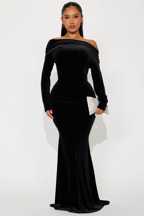 Buy Tiana Velvet Maxi Dress in Black from Fashion Nova. These Dresses are available in most sizes. Receive free US shipping on orders over $75. Long Black Velvet Dresses, Ruched Velvet Dress, Luxury Velvet Long Sleeve Maxi Dress, Luxury Black Ruched Maxi Dress, 90s Prom Dress Velvet Black, Luxury Long Sleeve Black Velvet Dress, Fashion Nova Velvet Dress, Velvet Maxi Dress, Black Velvet Dress