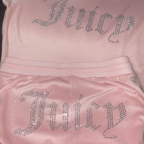 Juicy Couture Intimates & Sleepwear | Juicy Couture Pink Velour Lounge Wear Two Set | Color: Pink | Size: Various Lounge Wear Black, Juicy Couture Baby, Bling Top, Lounge Wear Set, Pink Cheetah Print, Cute Nike Outfits, Juicy Couture Pants, Boho Chic Outfits, Style Savvy