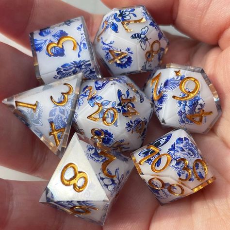 Geek Office, Cool Dnd Dice, Dnd Crafts, Fork And Knife, Nerd Crafts, Dnd Dragons, Dungeons And Dragons Dice, Nerdy Gifts, Porcelain China