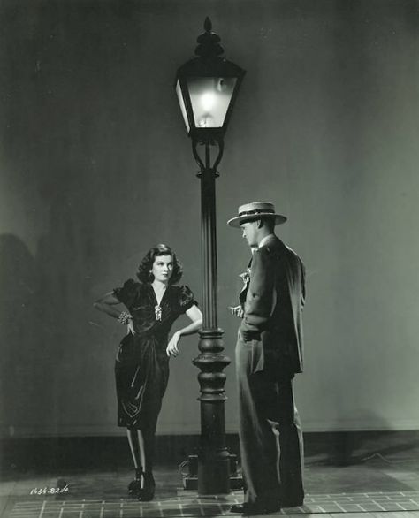 1940s Film Noir Fashion, Film Noir Fashion, Cinema Photoshoot, Dan Duryea, Edward G Robinson, Classic Film Noir, Ronald Colman, Joan Bennett, Noir Movie