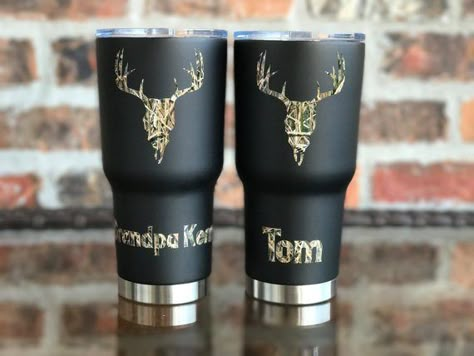 YETI Cup Customization: 10 Ideas to Make Your Tumbler Pop Diy Yeti Cup, Western Cups, Vaso Yeti, Custom Yeti Cup, Deer Decorations, Yeti Designs, Yeti Cup Designs, Cup Diy, Custom Yeti