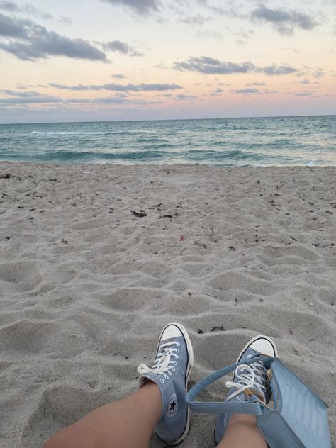 Light Blue Converse Aesthetic, Beachy Converse, Blue Aesthetic Shoes, Blue Shoes Aesthetic, Blue Converse Aesthetic, Pink Converse Aesthetic, Beach Converse, Blue Converse Outfit, Converse Bleu