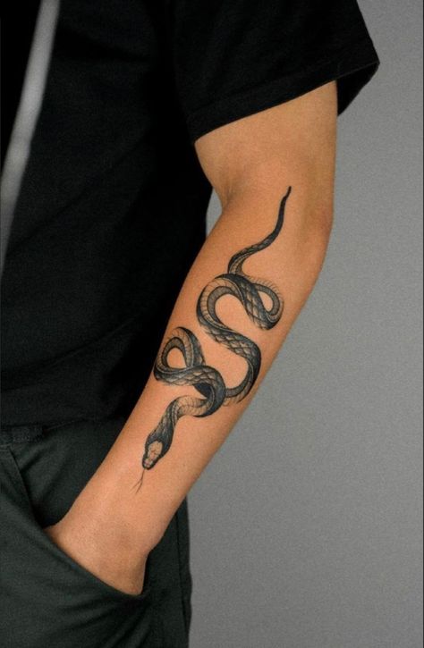 King Cobra Tattoo, A Snake Tattoo, Tricep Tattoos, Around Arm Tattoo, Cobra Tattoo, Tattoo Snake, Forarm Tattoos, Snake Tattoo Design, Forearm Tattoo Women