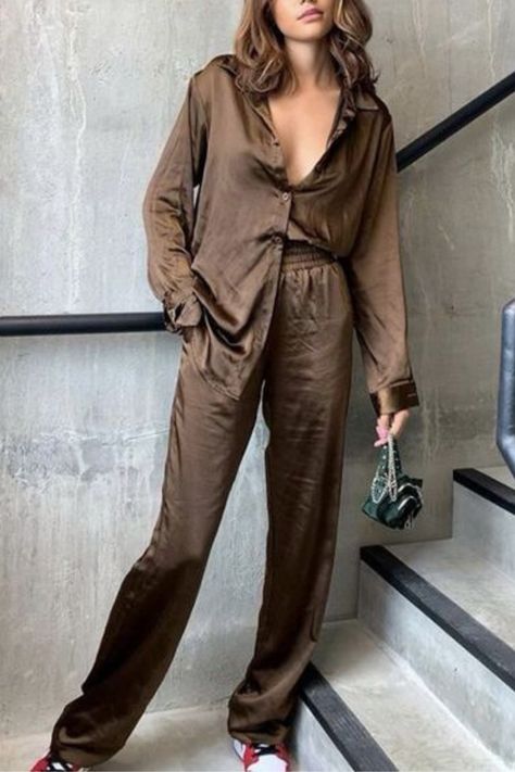 Dark Academia Pajamas, Sleepwear Aesthetic, Matching Sleepwear, Casual Home Outfits, Chanel Shopping, Pajamas Aesthetic, Silk Pjs, Silk Nightwear, Aesthetic Brown