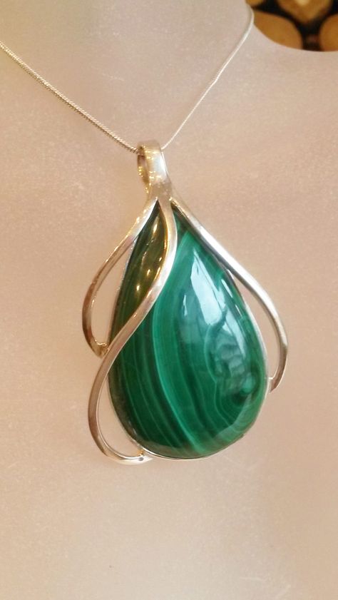 Malachite Pendant, Malachite Jewelry, Gold Jewelry Sets, Pin Pendant, Ancient Jewelry, Gem Stone, Wire Wrapped Jewelry, Pearl Jewelry, Wearable Art