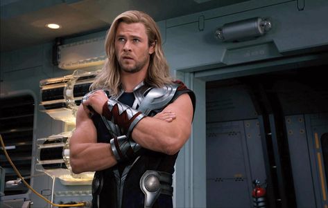 Thor (Chris Hemsworth) in The Avengers (2012) - H.O.T. Thor First Movie, Chris Hemsworth Workout, Thor Funny, Does Your Mother Know, Thor Avengers, Avengers Movie, Avengers 2012, Chris Hemsworth Thor, New Avengers