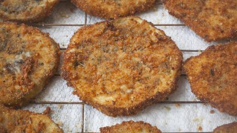 Never Suffer Soggy Fried Eggplant Again With This Seasoning Tip Roasted Whole Eggplant, Tomato Gratin Recipe, Fried Eggplant Recipes, Ways To Cook Eggplant, Amazing Easy Recipes, Eggplant Recipes Easy, Eggplant Parmesan Baked, Eggplant Recipes Parmesan, Fried Eggplant