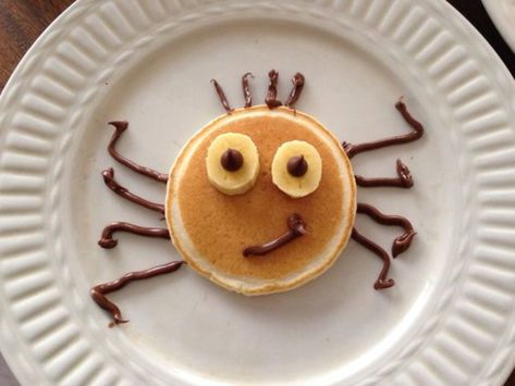 Fun Pancakes, Fun Kid Lunch, Halloween Breakfast, Healthy Halloween Treats, Snacks And Desserts, Food Art For Kids, Creative Snacks, Healthy Halloween, Easy Food Art