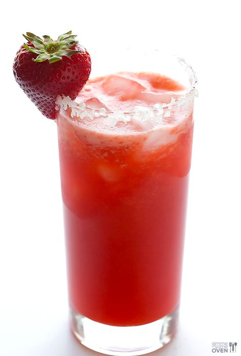 Fresh Strawberry Margarita -- all you need are 5 ingredients and 5 minutes to make these fresh and naturally-sweetened drinks! gimmesomeoven.com Fresh Strawberry Margarita Recipe, Fresh Strawberry Margarita, Strawberry Margarita Recipe, Vitamix Recipes, Gimme Some Oven, Strawberry Margarita, Cooking For One, Margarita Recipes, Immune Boosting