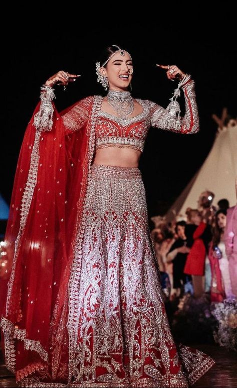 Intimate Red Bridal Lehenga. Lehenga Trends 2023, Mummy Outfit, Red Wedding Lehenga, Onam Outfits, Wedding Guest Outfit Ideas, Baju Kahwin, Indian Wedding Lehenga, Bridal Lehenga Designs, Latest Bridal Lehenga