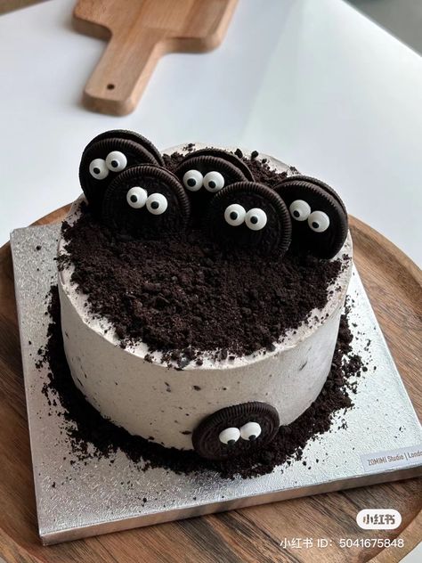 Oreo Cake Designs, Pasteles Aesthetic, Cake Pic, Cookies Monster, Halloween Cake Decorating, Happy Anniversary Cakes, Chocolate Cake Designs, Cake Pop Decorating, Birthday Decoration Ideas