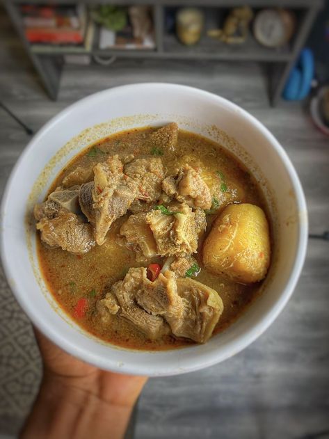 Goat Meat Pepper Soup, Nigerian Pepper Soup, Nigerian Soup, Food Nigerian, Naija Food, Cooking Lamb, Spicy Broth, Nigerian Dishes, Nigeria Food