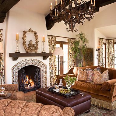 Spanish Style Fireplace, Spanish Style Interiors, Spanish Colonial Decor, Spanish Style Furniture, Spanish Style Bathrooms, Spanish Style Decor, Spanish Colonial Homes, Spanish Decor, Colonial Interior