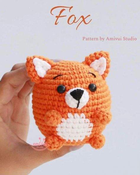 Amigurumi Fox | Amivui studio #amivuistuio #freepatternamigurumi #amigurumifox #fox #howtocrochetforbeginners #crochetamigurumi #amigurumianimal #amigurumikeychain #amigurumi Mini Fox Amigurumi Free Pattern, Tiny Fox Crochet Pattern Free, Amigurumi Fox Free Pattern, Crochet Fox Pattern Free Amigurumi, Fox Crochet Pattern Free, Fox Amigurumi Free Pattern, Crochet Fox Pattern Free, Crochet Minis, Crocheted Fox