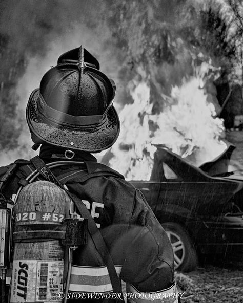 Fireman Aesthetic, Nyfd Firefighters, Firefighter Images, Firefighter Jacket, Firefighter Photography, Firefighter Brotherhood, Firefighter Tattoo, Turnout Gear, Fire Hall