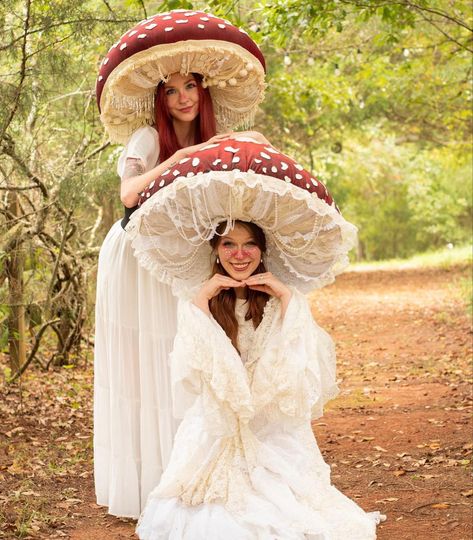 Women Mushroom Costume, Mushroom Fairy Cosplay Diy, Big Mushroom Hat, Mushroom Costume Aesthetic, Mushroom Faerie Costume, Dandelion Fairy Costume, Giant Mushroom Hat, Mushroom Princess Costume, Inkcap Mushroom Costume