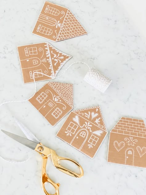 DIY Gingerbread House Garland - Little Cottage on the Coast Gingerbread House Garland, Diy Gingerbread House, Ginger Bread House Diy, Diy Gingerbread, Gingerbread Diy, Gingerbread Decorations, Gingerbread Houses, Little Cottage, Wrapping Ideas