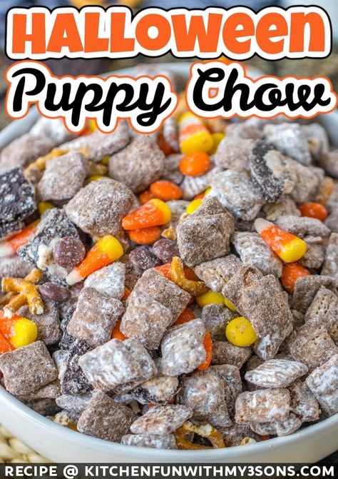 Halloween Puppy Chow is a fun and festive treat that is perfect for fall and Halloween. It is a great balance of salty and sweet, making it great for parties or a tasty snack. Halloween Muddy Buddies, Halloween Puppy Chow, Puppy Chow Mix, Chex Snack Mix, Puppy Chow Christmas, Chex Mix Puppy Chow, Halloween Snack Mix, Halloween Puppy, Puppy Chow Recipes