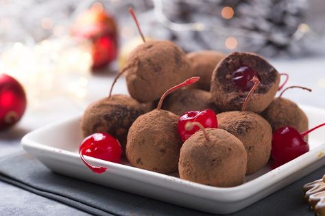 Chocolate-Covered Cherry Truffles Recipe: This Easy Chocolate Truffle Recipe Has a Surprise in the Middle #30secondmom Cherry Truffles, Chocolate Truffle Recipe, Truffle Recipe Easy, Fun Holiday Food, Easy Truffles, Coconut Truffles, Christmas Truffles, White Chocolate Truffles, Truffles Recipe