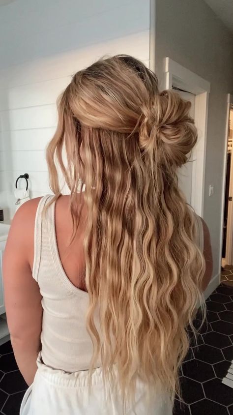 Cute Fun Hairstyles, Mermaid Hair Waves, Apostolic Hairstyles, Kc Cheifs, Montell Jordan, The Perfect Messy Bun, Brown Aesthetic Vintage, Trendy Bun, Fruit Bouquet Ideas