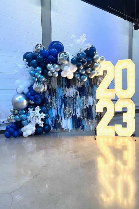 3d Photobooth Backdrop Ideas, Homecoming Photo Backdrop Ideas, Prom Photo Backdrop Ideas, Homecoming Backdrops, Backdrop Balloon Garland, Backdrop Photobooth, Homecoming 2024, Year 12 Formal, Streamer Wall