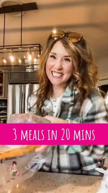 Crazy Busy Momma Recipes, Crazy Busy Mama Recipes Chicken, Crazy Busy Mama Recipes Crockpot, Crazybusymama Recipes, Crazy Busy Mama Recipes Lori Conway, Crazy Busy Mama Recipes, Shredded Chicken Chili, Crazy Busy Mama, Pork Gravy