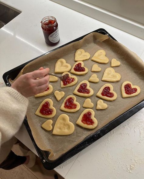 Baking Therapy Aesthetic, Sasha Aesthetic, Eating Therapy, Chef Aesthetic, Cooking Therapy, Baking Therapy, Love Is In The Air, Pretty Food, Cute Food