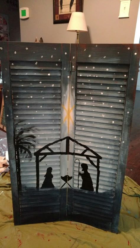 Christmas Shutter Ideas Exterior, Craft With Shutters, Shutter Angels Diy, Tall Shutters Repurposed, What To Do With Old Shutters, Painted Shutters Crafts, Shutter Santa, Shutter Painting Ideas, Christmas Shutter Ideas