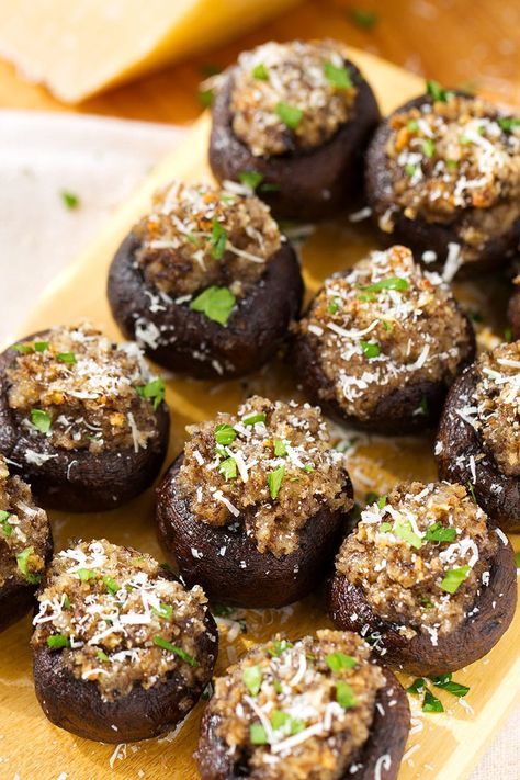 Very tasty Easy Garlic Stuffed Mushrooms with parmesan, are ready in about 35 minutes. Vegetarian, and a great party appetizer! Party Horderves, Holiday Appitizers, Garlic Stuffed Mushrooms, Vegetarian Party Appetizers, Horderves Appetizers, Simply Happy Foodie, Mushroom Dishes, Gluten Free Puff Pastry, Chicken Corn Chowder