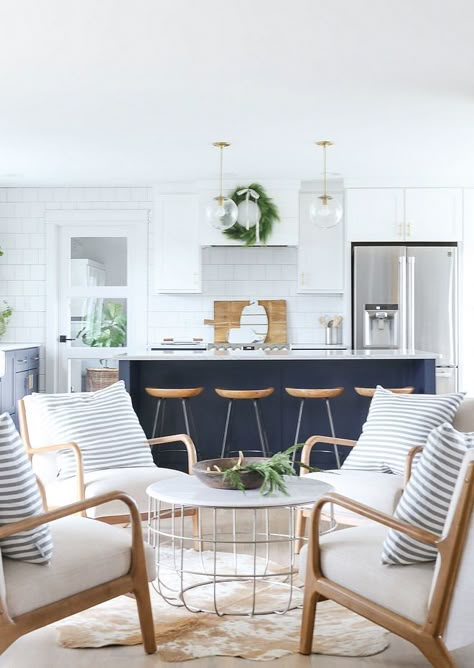 I absolutely love the idea of having a sitting area off the kitchen I think it encourages the family to spend more time together Sofa Kitchen Table, Small Seating Area In Kitchen, Family Room Chairs, Kitchen Sitting Areas, Kitchen Sitting Area, Kitchen Seating Area, Cove House, Target Inspired Home Decor, Kitchen Sofa