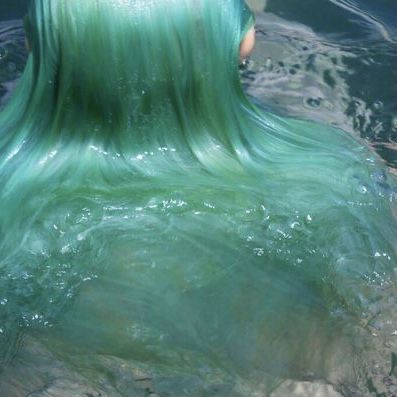 Water Hair Aesthetic, Blue Green Hair Aesthetic, 2000s Aqua Aesthetic, Teal Mermaid Aesthetic, Mint Hair Aesthetic, Teal Hair Color Turquoise, Cyan Hair Color, Turquoise Hair Aesthetic, Turquoise Green Aesthetic