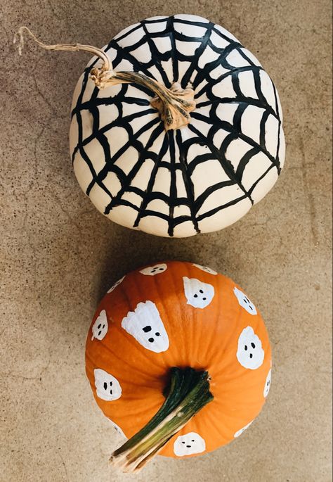 Ghost Spider Pumpkin, Spiderweb Pumpkin, Cute Painted Pumpkin Ideas, Pumpkin Inspo, Art Picnic, Paint Pumpkin, Pumpkin Designs, Painted Pumpkin, Halloween Door Mat