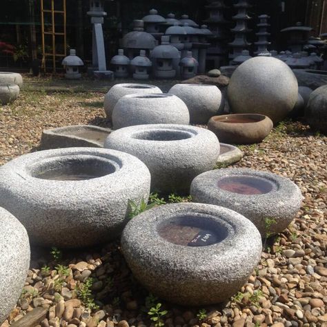 Small Japanese Garden Diy, Diy Japanese Garden Decor, Japanese Water Feature, Japanese Stone Garden, Diy Japanese Garden, Silver Grey Granite, Japanese Water Garden, Japanese Gardens Design Ideas, Garden Wall Decoration