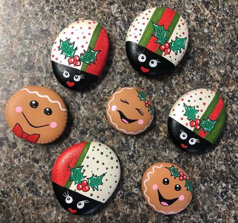 Christmas Pebble Art, Ladybug Rocks, Almost Christmas, Garden Rock Art, Painted Rock Animals, Stone Art Painting, Christmas Rock, Painted Rocks Craft, Painted Rocks Diy