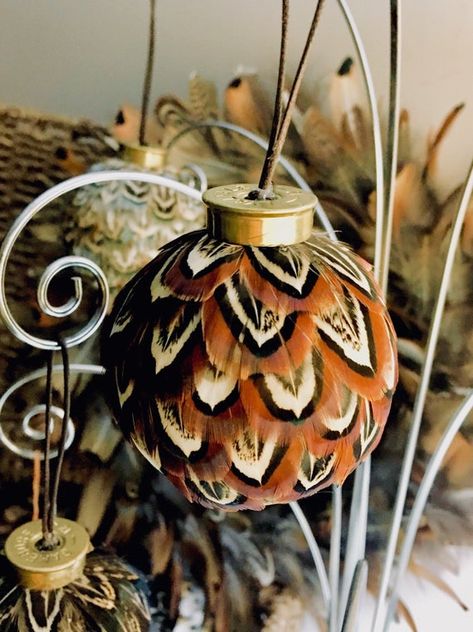 Beautiful box of pheasant and grouse feather baubles Lodge Christmas Tree, Hunter Decor, Lodge Christmas, Bullet Crafts, British Christmas, Feather Wreath, American Christmas, Christmas Crafty, Pheasant Feather