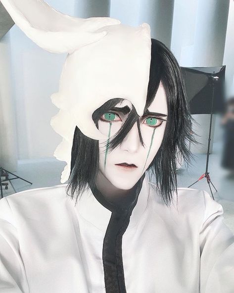 Ulquiorra Cifer from Bleach cosplayed by 🇯🇵 PON (ぽん) ~.~ Ulquiorra Cifer, Bleach Art, Emo Boys, Bleach Anime, Face Claims, Halloween Face Makeup, Bleach, Makeup, Anime