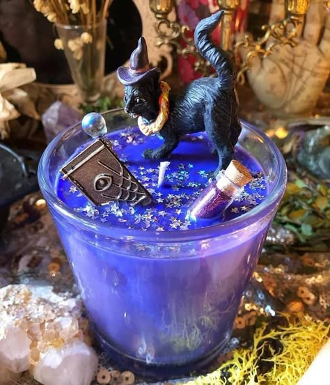 Fairy Offerings, Artistic Candles, Witch Candles Aesthetic, Witchy Candle Aesthetic, Candles Witches, Herbs Artwork, Whichy Candles, Sparkle Candle, Homemade Natural Candles