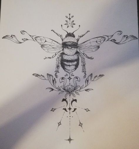 Queen Bee Tattoo Ideas, Bee Tattoo Ideas, Cow Skull Tattoos, Queen Bee Tattoo, Witches Knot, Rooster Tattoo, Dragon Tattoo Ideas, Horse Tattoo Design, Bug Tattoo