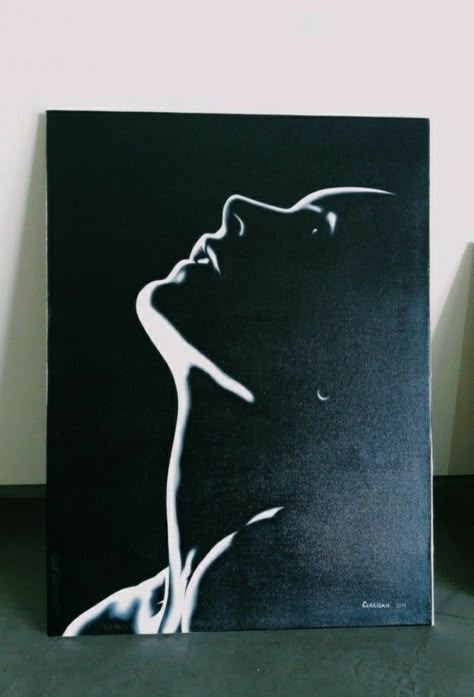 Black Paper Acrylic Painting, Black Paper Sketching, Black Canvas Line Art, Black Canvas Paintings Acrylics Abstract Art, Abstract Silhouette Art, Black And White Paintings Acrylic, Painting Ideas On Black Paper, Acrylic Painting On Black Paper, Draw On A Black Paper