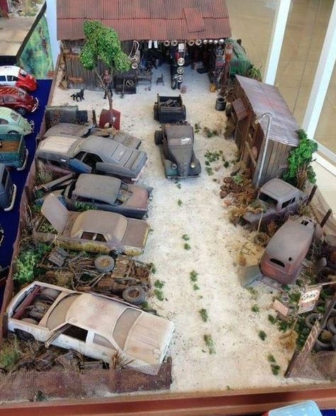 Model Car Diorama, Model Car Display Ideas, Car Diorama, Farm Toy Display, Diecast Cars Display, Diorama 1:64, Hot Wheels Display, Plastic Model Kits Cars, Model Cars Building