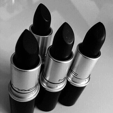 Aesthetic Usernames, Gogo Tomago, Mac Lipsticks, Lipstick Tutorial, Magical Makeup, Black Lipstick, Black Lips, Tumblr Boys, Aesthetic Women