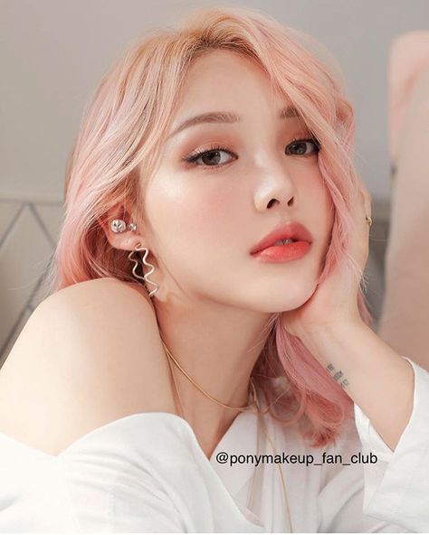 Pony Effect Makeup, Pony Effect, Pony Makeup, Beauty Hacks Skincare, 30 Under 30, Pink Eyes, Asian Makeup, Korean Skincare, Korean Makeup