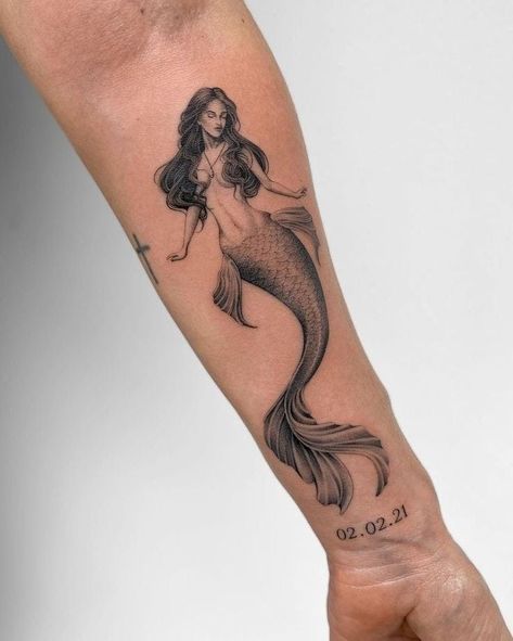 Realism Mermaid Tattoo, Mermaid Tattoo Designs For Women, Mermaid Tattoo Designs Sirens, Mermaid Spine Tattoo, Mermaid Sleeve Tattoos For Women, Realistic Mermaid Tattoo, Mermaid Tattoo Drawing, Mermaid Back Tattoo, Whisper Tattoo