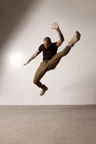 Chris Brown jumping in mid air. Air Poses Reference, Mid Air Poses Reference, Mid Air Pose, Urban Utopia, Chris Brown Dance, Chris Brown Style, Chris Brown X, Brown Pictures, Blood On The Dance Floor