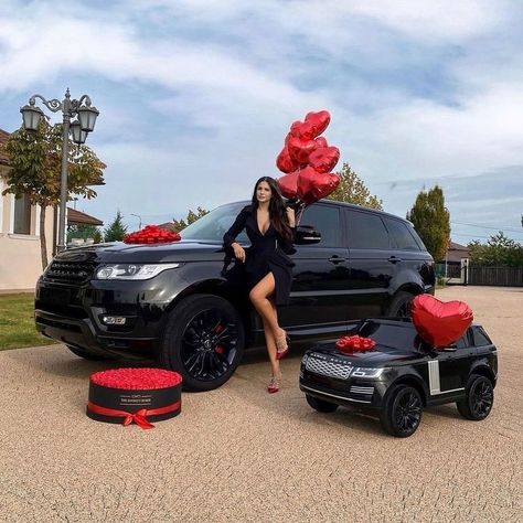 Dream Cars Range Rovers, Rich Cars, Instagram Goals, Dream Cars Mercedes, Luxury Girl, Luxury Lifestyle Dreams, Big Car, Classy Cars, Super Luxury Cars